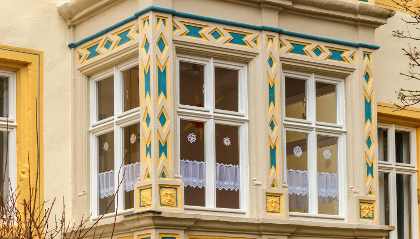 Erkerfenster mit traditionellem Design