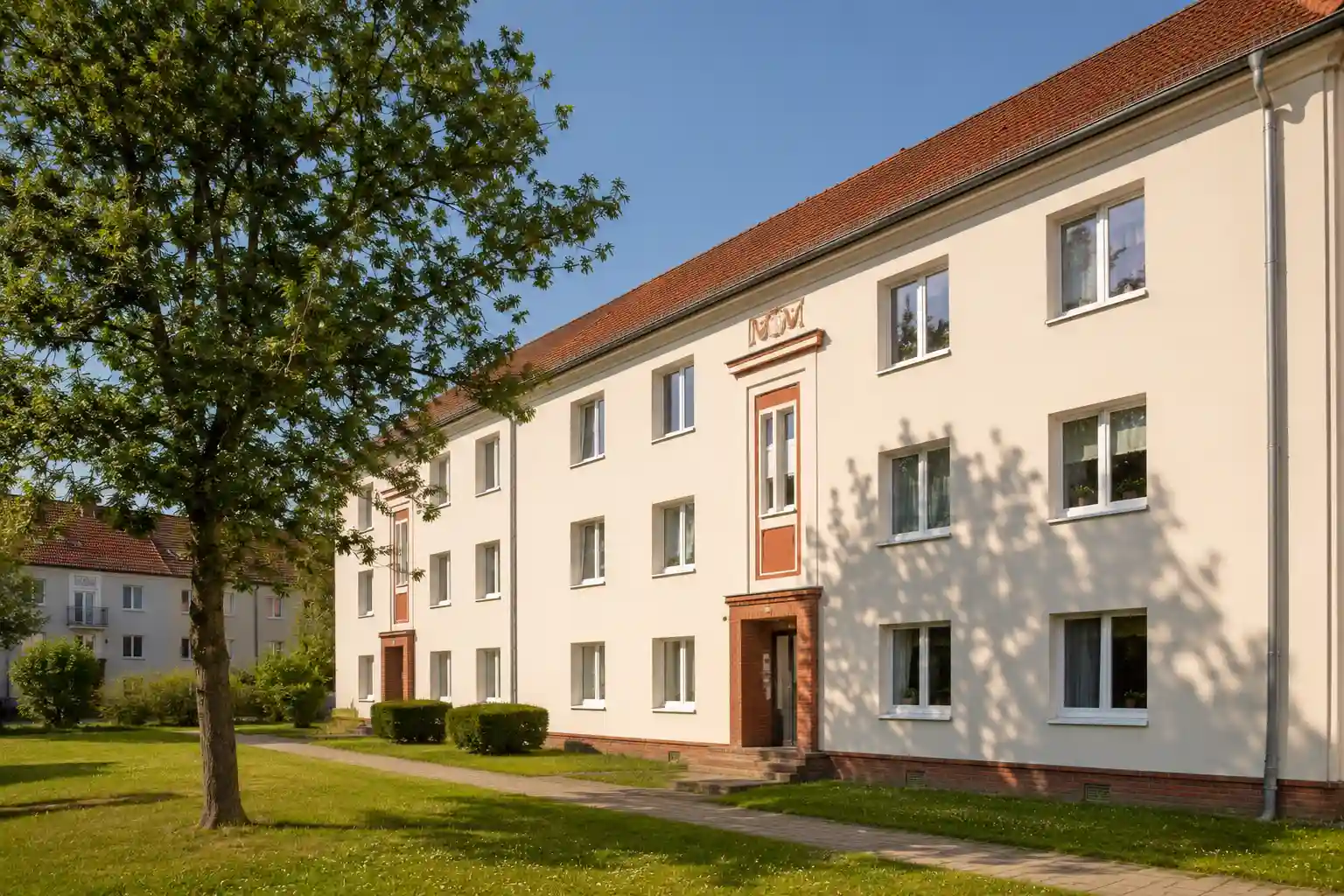 Sanierte Werkssiedlung in Hennigsdorf mit neuen Fenstern von ecowindow