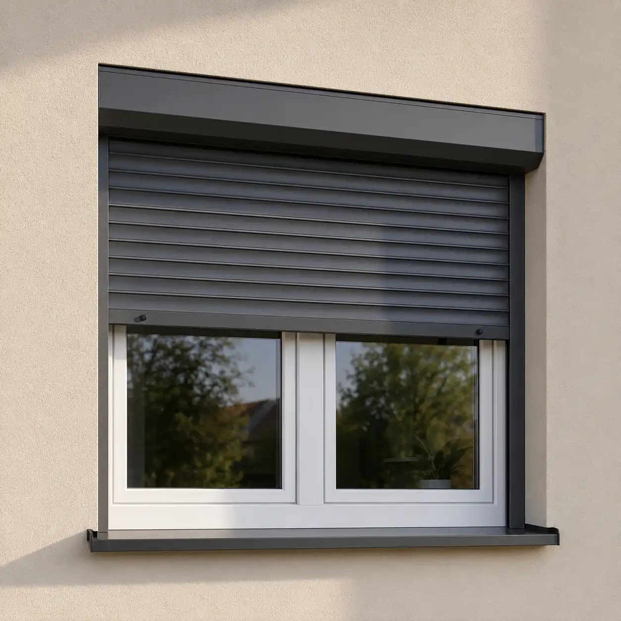 Fertig eingebautes Kunststofffenster mit Rolladen ecowindow