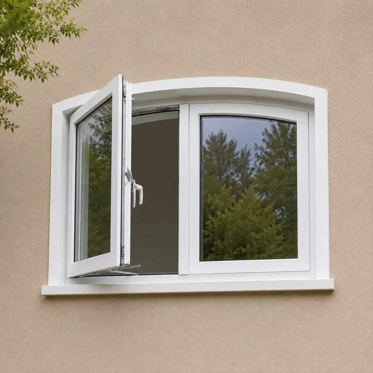 Segmentbogenfenster mit Dreh-Kipp-Öffnung von ecowindow