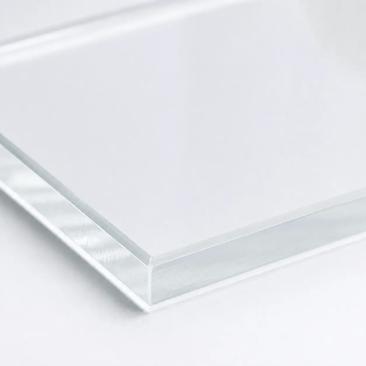 Glaskante Weißglas Glaskante einer Weißglasscheibe von ecowindow ohne grünen Ton
