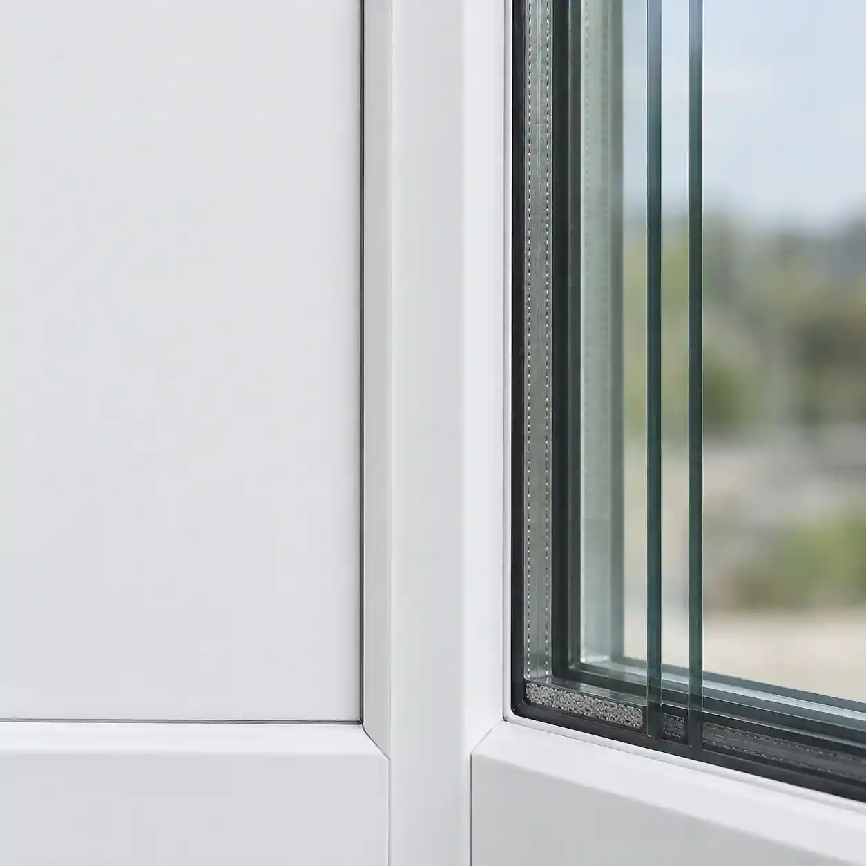 Dämmwerte im Vergleich Dämmwert einer Sandwichplatte im Fenster im Vergleich zur Verglasung bei ecowindow