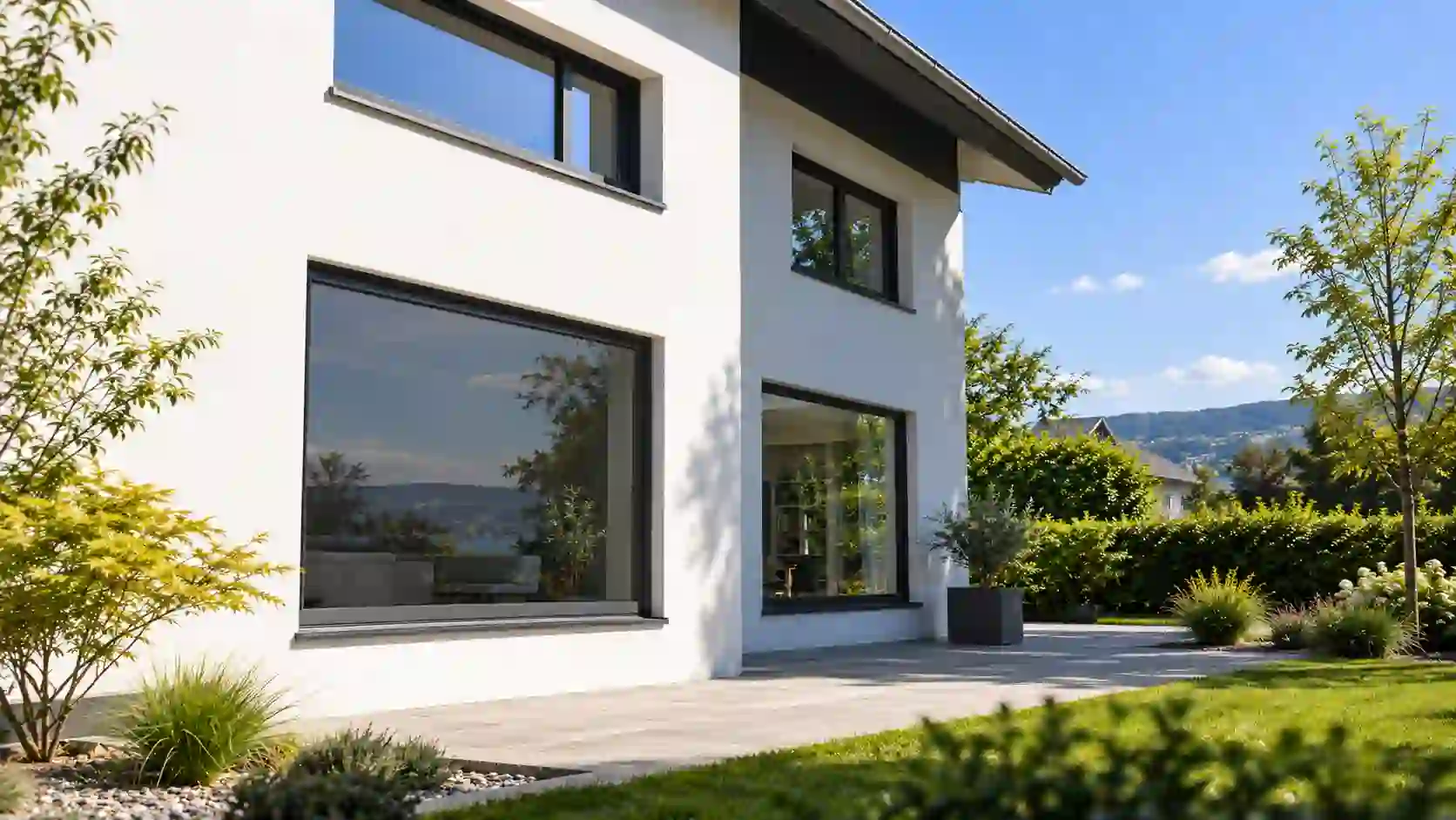 Photochromes Glas das sich bei UV-Strahlung selbst toent bei ecowindow